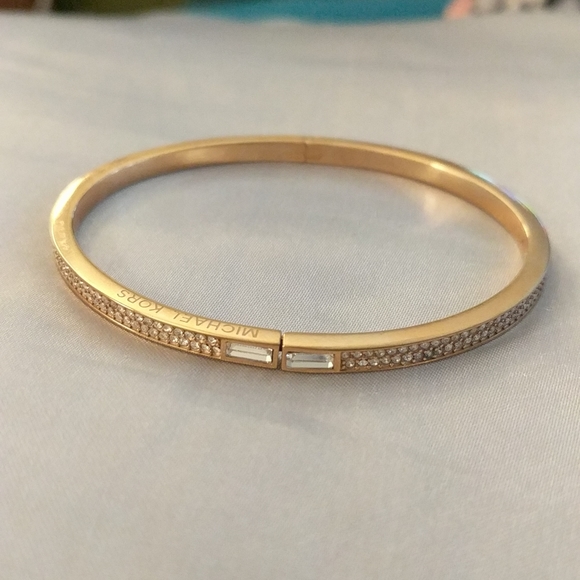 Michael Kors Watch & Bracelet Set - Picture 2 of 16